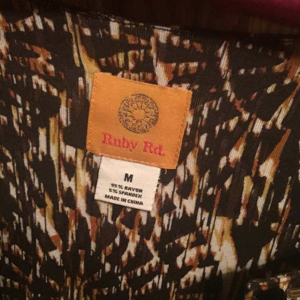 Patterned Women's Top - Picture 3 of 4
